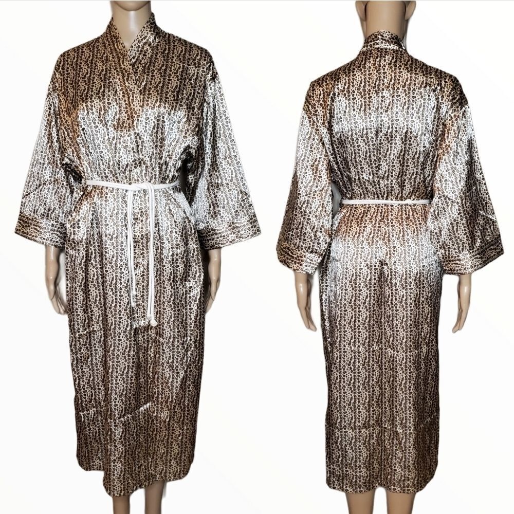 Bed of roses Long animal Print Wrap Robe